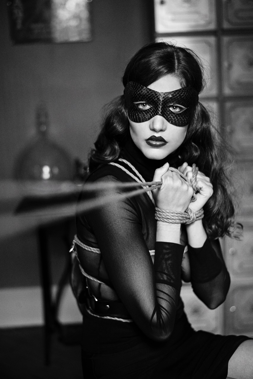 یک خانم سویچ در نقش برده