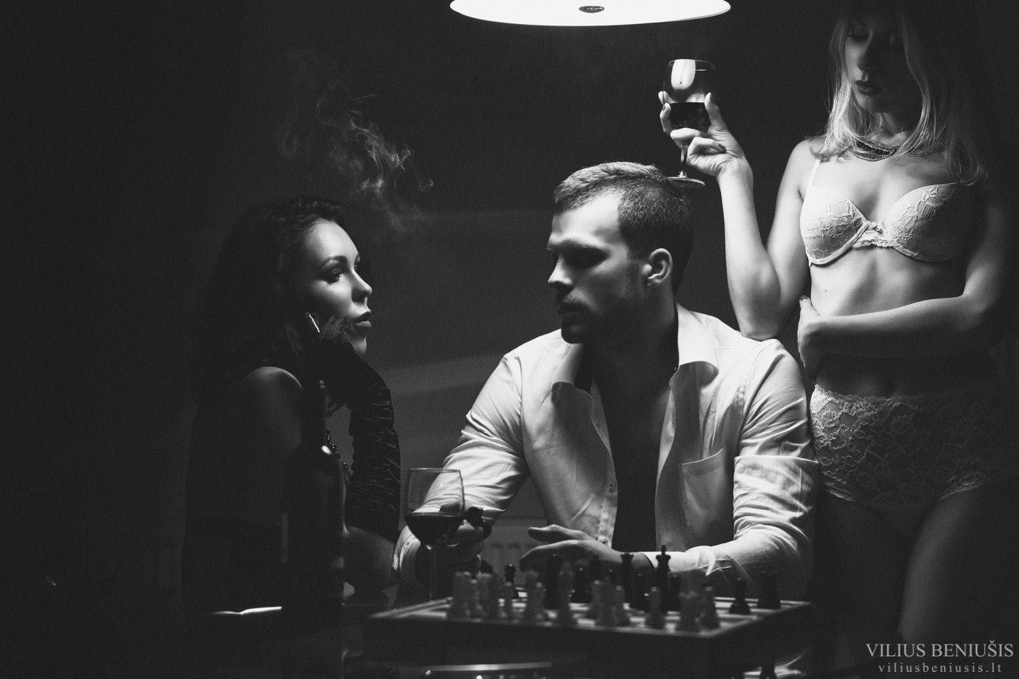 زن بی غیرت و کاک کوئین