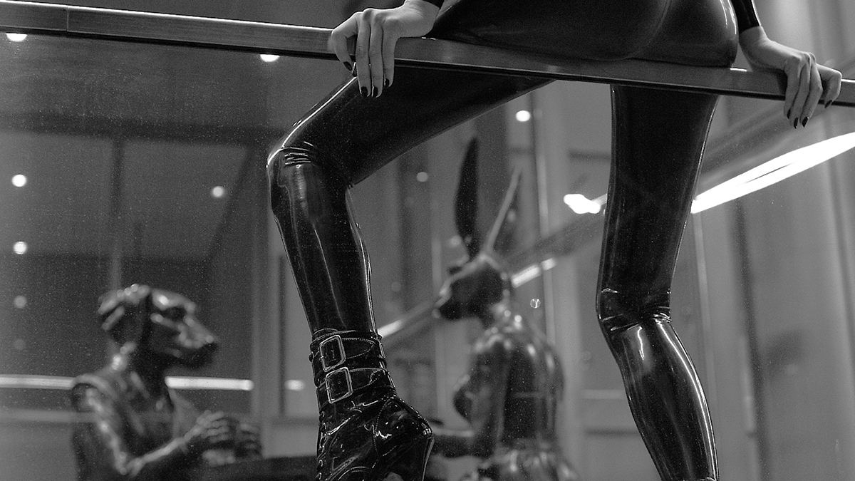 ویکسن و کاک کوئین یا خانم بی غیرت&nbsp;کیست؟