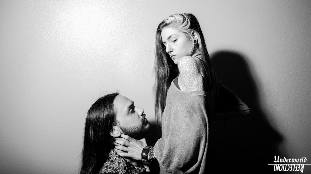 مرد برده در خدمت خانم دامیننت