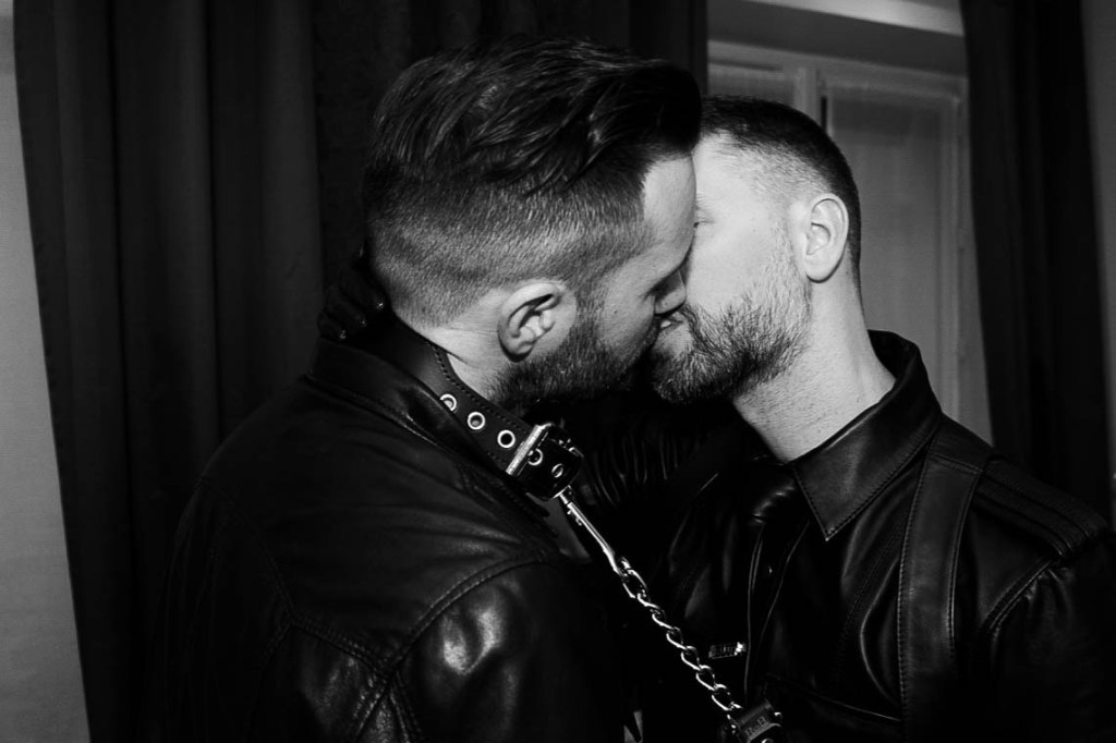 قلاده اسلیو دو مرد گی